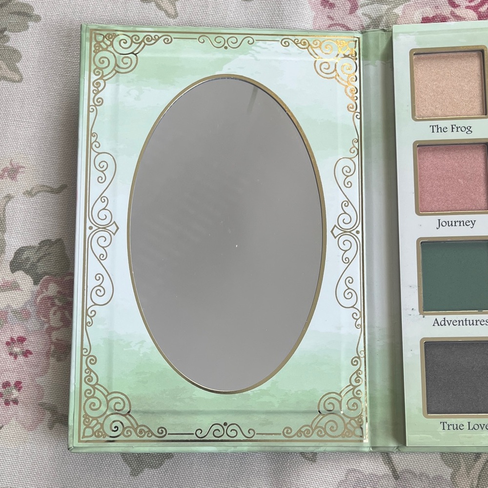 Last chance B4 donating.  NEW! Disney Princess and the Frog Eyeshadow Palette - Picture 3 of 12